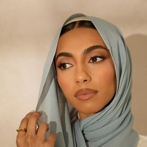 Foulard Musulman Multifonctionnel en Modal 180*70cm Doux, Personnalisable, Léger, Élégant, Modeste et Respirant - Product Image 1
