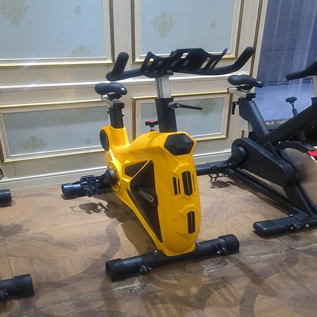 The Best-selling Commercial Professional Multifunctional Treadmill with Adjustable Resistance and Steel Frame for Gym