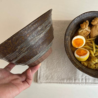 Bol à soupe et nouilles en céramique fait main, style japonais, design rétro de luxe léger, grand format, avec motif fileté, revêtement sous glaçure de couleur, haut de gamme