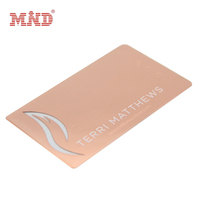 Carte de membre personnalisable en acier inoxydable doré gravée au laser, couleur et forme au choix