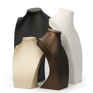 Maniquí de cuello realista de alta gama para exhibición de joyas, soporte de PU cepillado para collares, accesorios, estuches y exhibidores para colgantes - Product Image 2