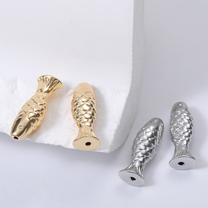 Perles <span class=keywords><strong>de</strong></span> <span class=keywords><strong>carpe</strong></span> Zhongxing Koi pour loisirs créatifs, perles à trou droit, couleur or véritable, petite perle à trou traversant pour poissons, perforée - Product Image 1