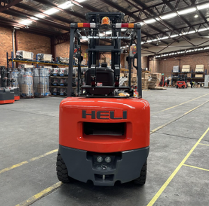 Çok Yönlü 2 Ton Dar Koridor Operasyonları İçin Heli Stacker CPQY20 Akıllı Forklift Güvenilir Kaldırma Stacker'ı Soğuk Hava Depoları Operasyonları İçin - Product Image 2