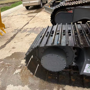 Excavatrice <span class=keywords><strong>Komatsu</strong></span> PC130 d'occasion, 13 tonnes, moteur 69 kW, haute qualité avec pince hydraulique pour la manutention des matériaux, en stock, prix bas - Product Image 6