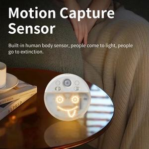 Lámpara de Pared Redonda con Sensor de Movimiento, Regulable, con Cara Sonriente y Expresiones Cambiables, Inalámbrica, para Pasillo o Escalera - Product Image 3