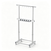 Chariot de rangement autoportant à roulettes pour outils de nettoyage avec poignée de poussée, support en acier inoxydable pour balais et serpillères pour garage et école