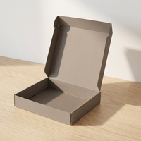 Boîte cadeau de Noël personnalisable haut de gamme, écologique et réutilisable, en carton ondulé avec revêtement UV, gaufrage et insert à languette, pour envoi postal
