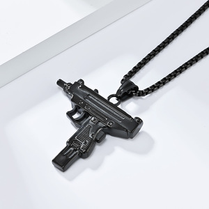 Collar con colgante de pistola subfusil Uzi, estilo hip-hop occidental popular, collar único con diseño de ametralladora de la cultura urbana, joyería de acero de titanio de Dongguan - Product Image 2