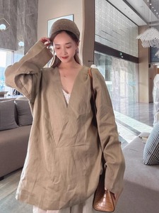 <span class=keywords><strong>Camicia</strong></span> di <span class=keywords><strong>lino</strong></span> firmata 2025 Pullover <span class=keywords><strong>oversize</strong></span> con scollo a V da <span class=keywords><strong>donna</strong></span> camicetta minimalista Chic Top Casual estivo traspirante - Product Image 3