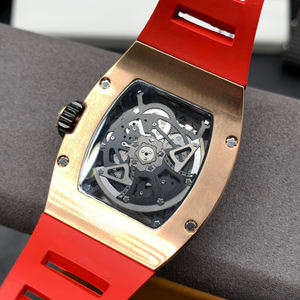 Reloj de Hombre RM 010 Classic Rose Gold con Esfera Roja, Correa de Caucho Roja, Modelo Coleccionable Único - Product Image 5