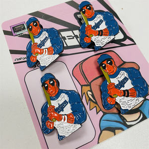 漫画アニメアヒル保持お金帽子ピンソフトエナメルカスタムメタルラペルピンバッジデザインあなた自身のカスタムメイドキャップピン - Product Image 4