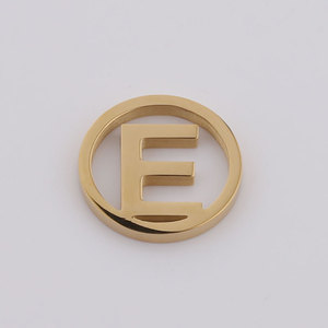 Plaqué or rond 26 A-Z <span class=keywords><strong>Alphabet</strong></span> <span class=keywords><strong>lettre</strong></span> charmes bijoux pendentif or 18K bricolage Bracelets collier fabrication de bijoux artisanat vente en gros - Product Image 4