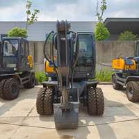 Excavatrice sur pneus Xinyuan B75S d'occasion, 7,5 tonnes, fonctionnement fluide, faible nombre d'heures, sans défauts, bien entretenue, en stock, à vendre