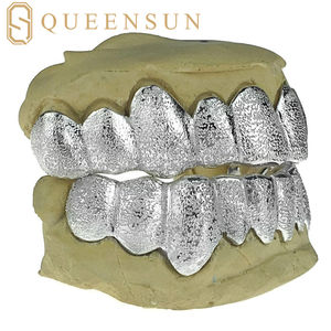 Grilles dentaires personnalisées en or 10K 14K 18K ou en argent 925, serties de moissanite taille princesse VVS, style hip-hop, effet diamant glacé - Product Image 2