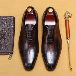 Chaussures Oxford en cuir formelles pour hommes à bout rond, gravées, respirantes, légères et antidérapantes - Product Image 4