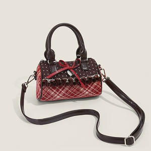 Sac à bandoulière portable pour femme, motif écossais rouge, patchwork, design en dentelle, idéal pour les sorties - Product Image 1