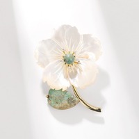 Broche élégante en laiton avec fleur de pêcher en coquillage naturel et pierre impériale haut de gamme, pour manteau, corsage, cadeau pour femme, mariage, fête