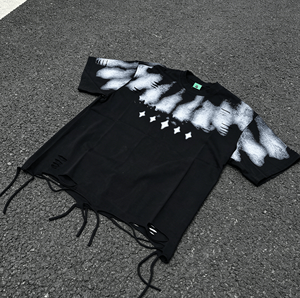 Camiseta Negra Oversize para Hombre, Manga Corta, Cuello Redondo, Estampado con Efecto Goteo, Estilo Urbano, con Dobladillo Desgastado y Patrón Blanco - Product Image 5