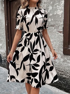 Nuevo Vestido Elegante <span class=keywords><strong>de</strong></span> Verano 2026 para Mujer con Estampado <span class=keywords><strong>de</strong></span> Plantas, Diseño en Blanco y Negro, Venta al Por Mayor para Negocios - Product Image 2