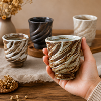 Ensemble de 4 tasses en céramique torsadées artisanales - Glaçures rétro Wabi-Sabi, thé et café, logo personnalisé