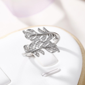 Anello con foglie botaniche per donna, gioiello floreale naturale per l'indice - Product Image 3