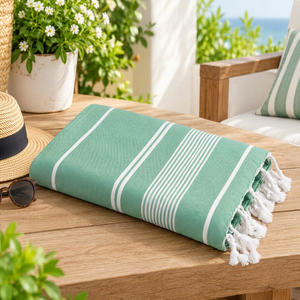 Toalla de Playa Fouta de Algodón Ecológico Sostenible Blanca con Flecos, Tejida y Lavable, Textil para el Hogar - Product Image 1