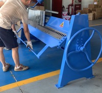 Machine à plier manuelle |   Épaisseur maximale de pliage 1,5 mm |   Machine à fabriquer des conduits