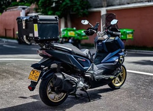 Maxi Scooter Usato <span class=keywords><strong>SYM</strong></span> Husky ADV300 278.3cc Monocilindrico 4 Tempi Raffreddato a Liquido con IMU, ABS, TCS, Avviamento Senza Chiave e Serbatoio Grande da 16L - Product Image 2