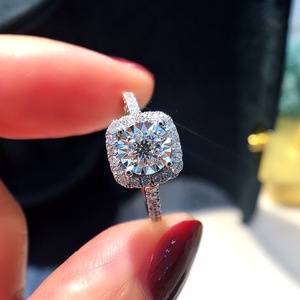 Anello di Fidanzamento con Zirconia Cubica Otto Cuori Otto Frecce per Donne, Gioiello Romantico per Matrimoni e Banchetti con Stile Classico - Product Image 2