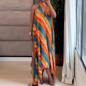 Vestido Maxi Plisado con Cuello Halter y Estampado Tie-Dye para Mujer - Vestido Formal con Espalda Descubierta y Corte Asimétrico - Product Image 1