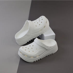 Sabots pour hommes kaki en EVA anti-odeur antidérapants à bout fermé pour l'été, nouveau style 2026, épaisseur moyenne, talon de 2-3 cm - Product Image 2