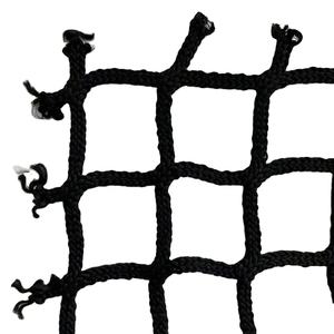 Le filet de football installé au but du terrain de football permet aux spectateurs de voir clairement si un but a été marqué. - Product Image 1