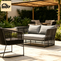 Ensemble de salon de jardin en corde tressée avec canapé-lit, assise profonde, structure en aluminium et coussins gris texturés pour jardin, villa, terrasse, balcon, cour