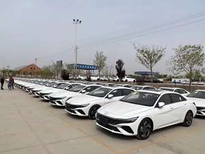 Voitures d'occasion <span class=keywords><strong>Hyundai</strong></span> Elantra 2025 N Line 400Km 4 portes 5 places berline blanche HyundaiS Elantra N Line Voiture d'occasion - Product Image 2