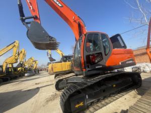 Pelle sur chenilles Doosan Corée d'occasion Doosan DX225 Pelle sur chenilles 20 tonnes DX225 Digger - Product Image 2