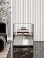 Table d'angle carrée en acier inoxydable brossé sans soudure pour rangement ; Design personnalisable de style industriel, minimaliste et robuste