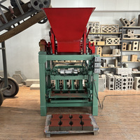 Petite machine semi-automatique à blocs de béton pour la fabrication de briques creuses en ciment à 3 trous