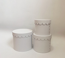 Scatola Vuota Circolare Monocolore per Fiori e Bouquet con Bordo Decorato a Forma di Abito da Principessa - Product Image 5