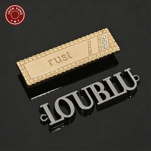 Étiquettes métalliques personnalisées pour vêtements, logo en relief 3D, forme rectangulaire, découpe laser, or, argent, or rose - Product Image 5