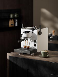 Machine à expresso professionnelle commerciale à double chaudière en acier inoxydable, pompe à palette rotative 9 bars, réservoir d'eau 0,5 L, FC3922F Dual - Product Image 2