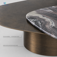 Table basse en marbre Luca Purple Landscape |   Plateaux superposés organiques à deux niveaux, base en bronze antique, luxe moderne, taille sur mesure