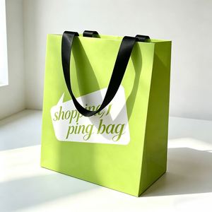 Sac en papier kraft blanc mat gaufré et laminé, écologique et de luxe, personnalisable (taille et logo), construction robuste pour vêtements - Product Image 1