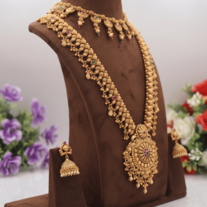 Parure de bijoux de mariée antique en cuivre plaqué or, collier long traditionnel type Haram et boucles d'oreilles Jhumka, pour mariage - Product Image 3
