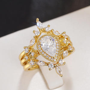 Anello da donna T0541 placcato oro 22k con diamante sintetico a taglio a pera, gioiello da matrimonio per lei - Product Image 3