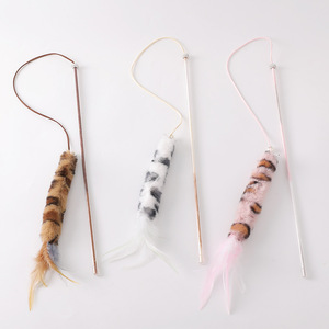 Juguete Interactivo Sostenible para Gatos, Varita con Plumas, Varilla de Madera, Mini Campana, Juguete de Ratón que Estimula el Comportamiento de Captura - Product Image 6