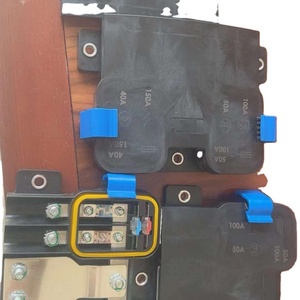 Caja de Fusibles E320GC E320 560-5889 560-5888 Conjunto de Caja de Fusibles - Product Image 1