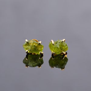 Pendientes de Cristal de Peridoto Natural, Engaste de Garra con Piedra en Bruto, Forma Irregular Verde, Unisex, para Uso Diario - Product Image 4