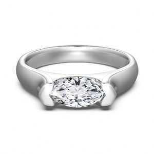Bague de fiançailles Dylam Classic Collection en argent sterling 925, sertie d'un zircon cubique 5A de 1 carat, forme ovale marquise étincelante. - Product Image 1