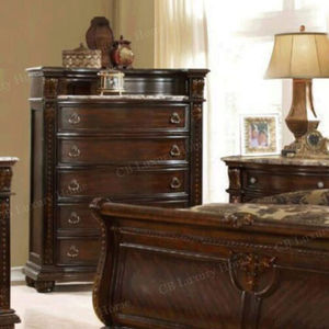 Ensemble de chambre d'hôtel haut de gamme en bois sculpté : Lit rembourré, coiffeuse en bois, tables de chevet et commode - Product Image 5