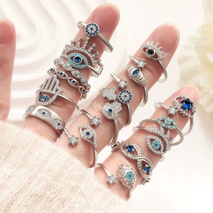 Anillo de Moda FY con Mano de Hamsa y Ojo Turco, Joyería de Protección, Anillo Ajustable Apilable con Zirconia Azul, Amuleto Nazar - Product Image 2